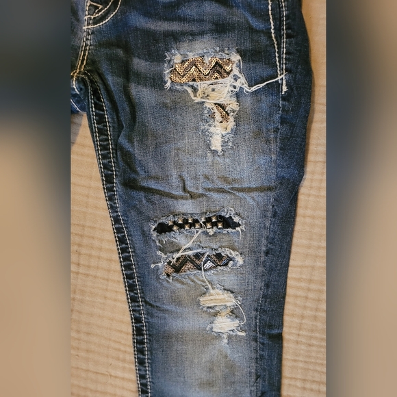 Miss Me Women's Signature Skinny Blue Jeans. - Picture 4 of 7